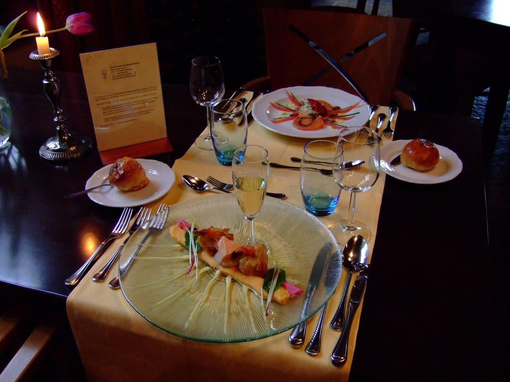 Hotel Musschenberg Beek-Ubbergen ภายนอก รูปภาพ